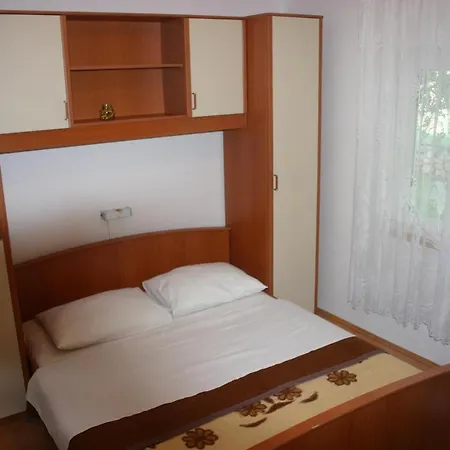 Three-bedroom In Barbat Ii 公寓 *