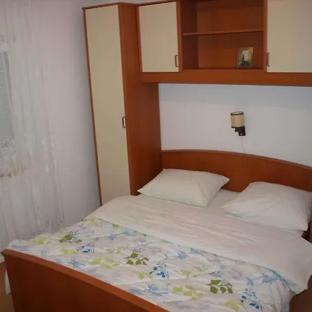 Three-bedroom In Barbat Ii * Barbat na Rabu