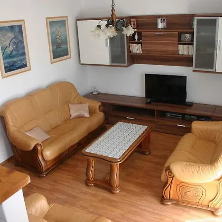 Three-bedroom In Barbat Ii 公寓 *