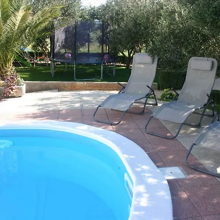 Three-bedroom In Barbat Ii 公寓 *